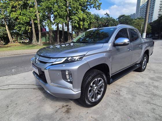 MITSUBISHI L200 TRITON 2.4 16V TURBO DIESEL SPORT HPE-S CD 4P 4X4 AUTOMÁTICO MITSUBISHI L200 TRITON 2.4 16V TURBO DIESEL SPORT HPE-S CD 4P 4X4 AUTOMÁTICO